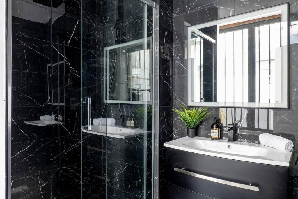 Gembnb Luxury Apartments - Residence Aqueduc Paris Bagian luar foto